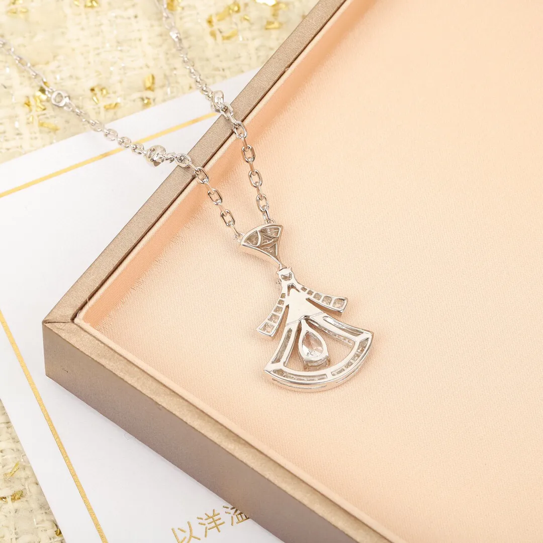 S Sier Charm Pendant Necklace with Sparkly Diamond in Platinum Color Plated for Women Wedding Jewelry Gift Have Box Stamp PS7309