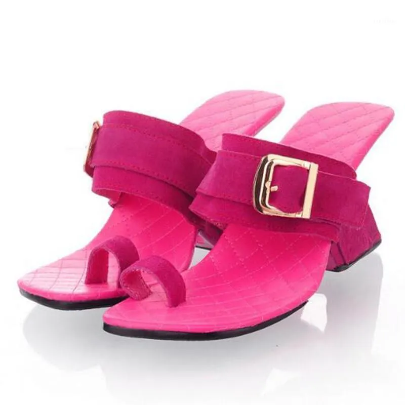 Hausschuhe 2021 Neuheit Sommer Frauen Rutschen Sandalen Seltsame Starke Hohe Ferse Bequeme Schnalle Flip-Flops Zehen Ring Hausschuhe1