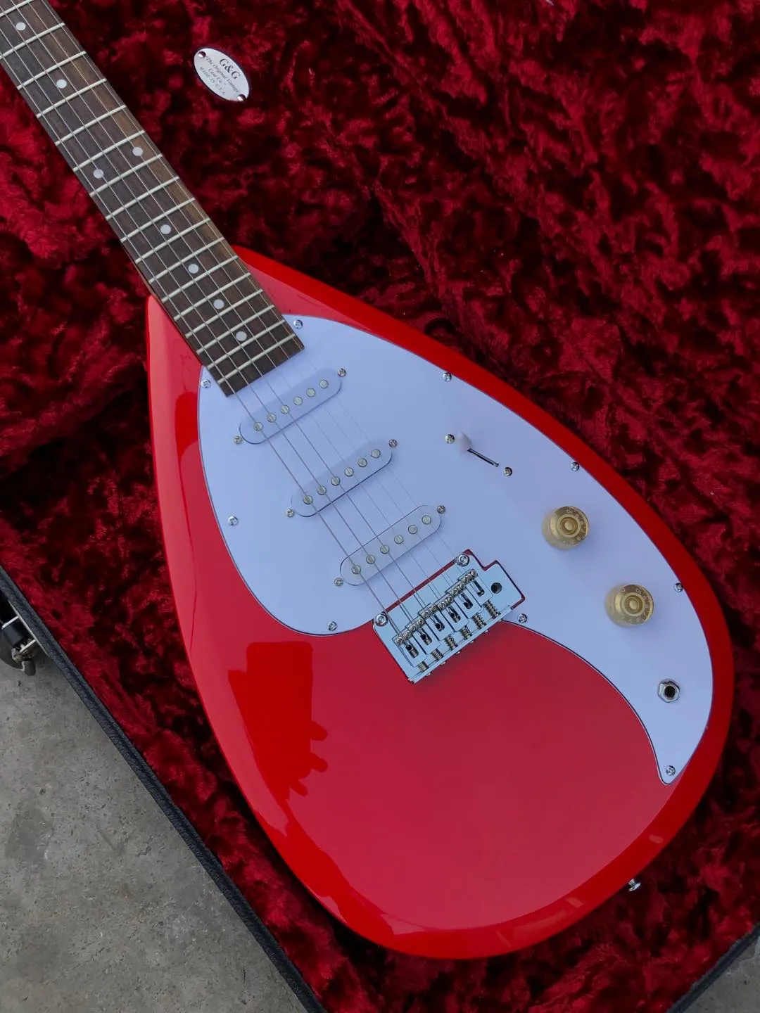 Red Teardrop Electric Guitar Maple Body, 3 Single Pickups, Chrome