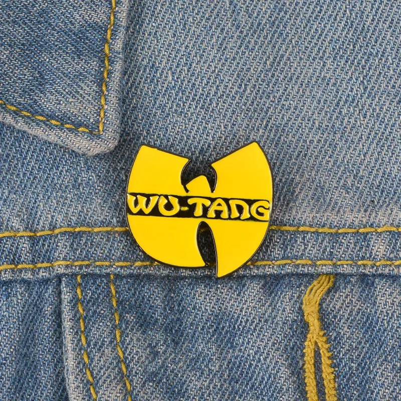 Gran venta de dibujos animados lindo personalizado letra WUTANG aleación esmalte pin insignia broche