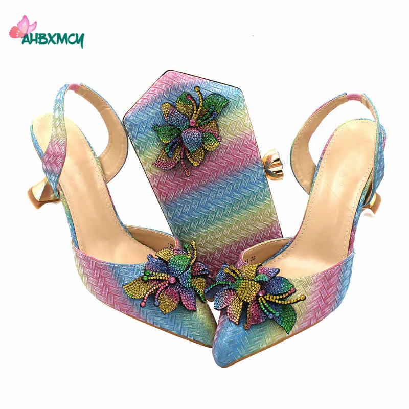 Chaussures habillées de haute qualité nouveautés multi-couleurs Design italien ensemble de sacs assortis Style Mature dames africaines pompes pour 220303