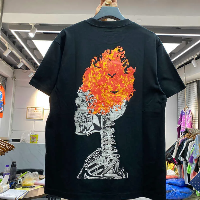 メンズTシャツIns Street Flame Robot文字印刷ショートファッションブランドラウンドネックプルオーバーコットンハーフスリーブTシャツ