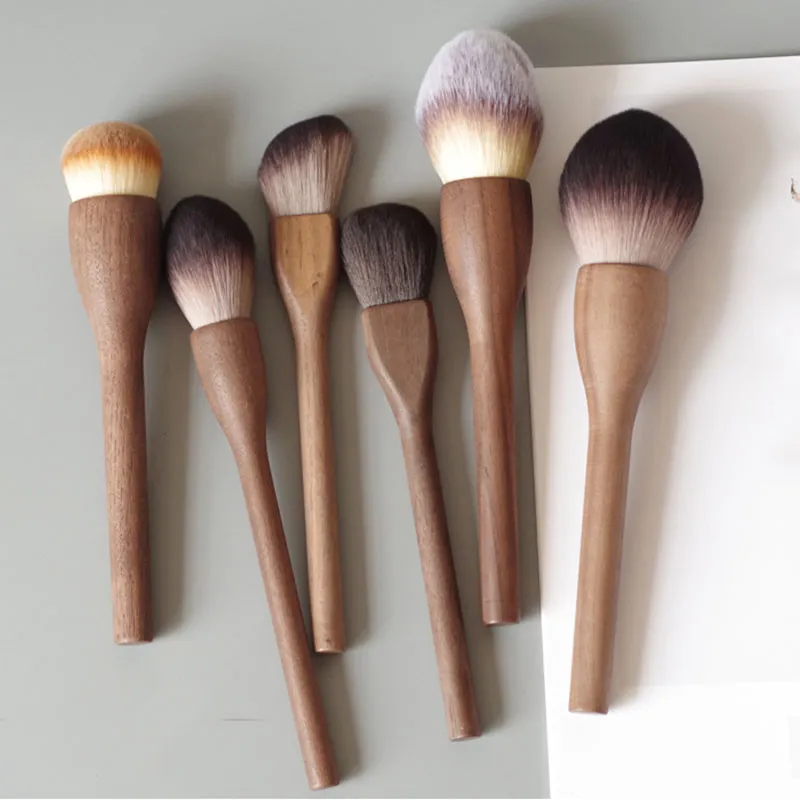 1Pcs European Vintage Wood Handle Makeup Brush Set High Quality Loose Powder Blush Foundation Brush Super Soft Theatre Makeup