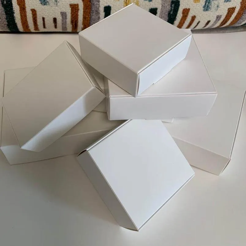 50pcs Nowy papierowy ślub pudełko prezentowe pudełko Kraft Candy Pvc Windows Boxes