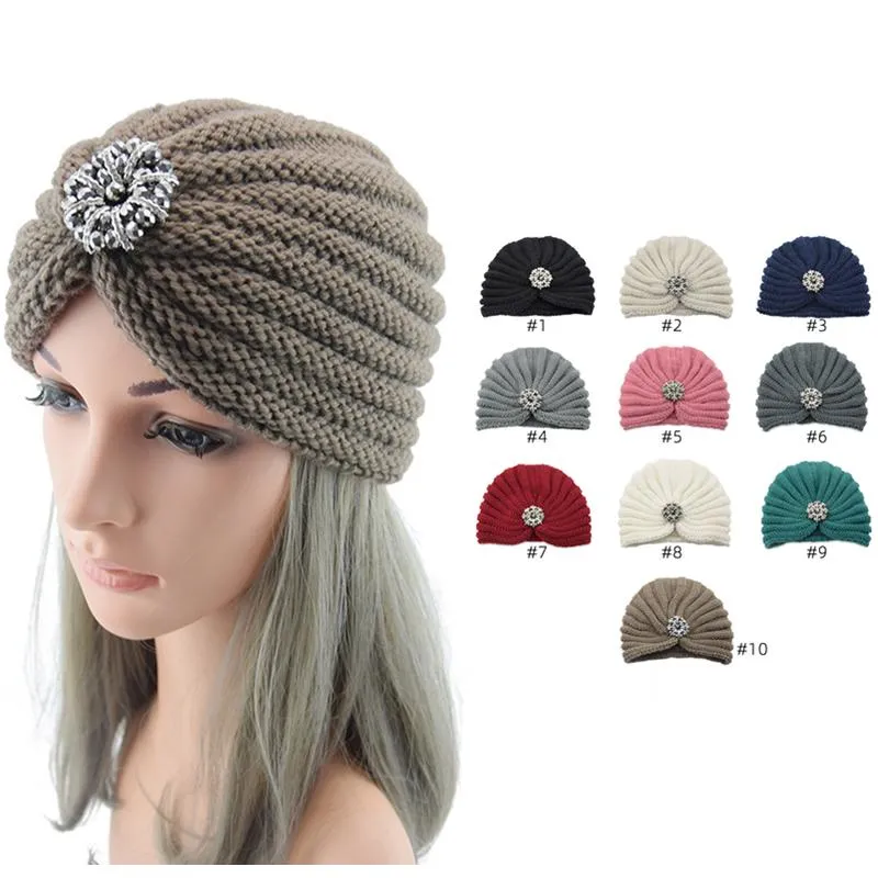 Vendita all'ingrosso 10 colori gratuiti donna nuova moda boemia cappelli lavorati a maglia uncinetto twist autunno caldo adulti berretti da donna berretti invernali