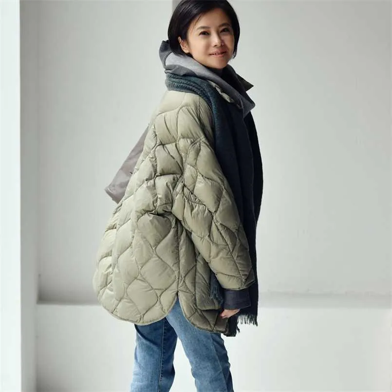 MICOCO Y1300C Literature and art simple personality pressure grid handsome BF wind loose large pocket mid-lengh Down jacket 211221