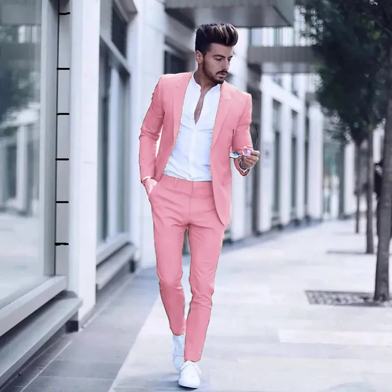 2022 Przystojny Różowy Mężczyzna Garnitury Ślub Tuxedos Slim Fit Peak Lapel Dwa Kawałki Groom Formalne Nosić Mężczyzna Mężczyźni Prom Party Blazer (Kurtka + Spodnie) Sky Blue Black White Suit