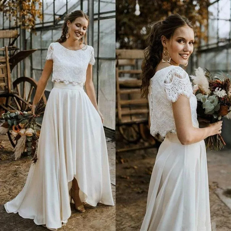 2021 Boho deux pièces robes de mariée manches courtes dentelle haut bas encolure dégagée sur mesure satin pays mariage robe de mariée robe de novia