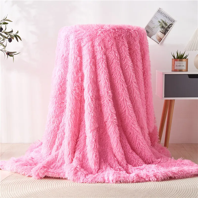 In Stock Plush Blanket Office Car Warm Winter Siesta Blankets Home Bed Sheet Bedding Quilt Manufacturer Wholesale Price