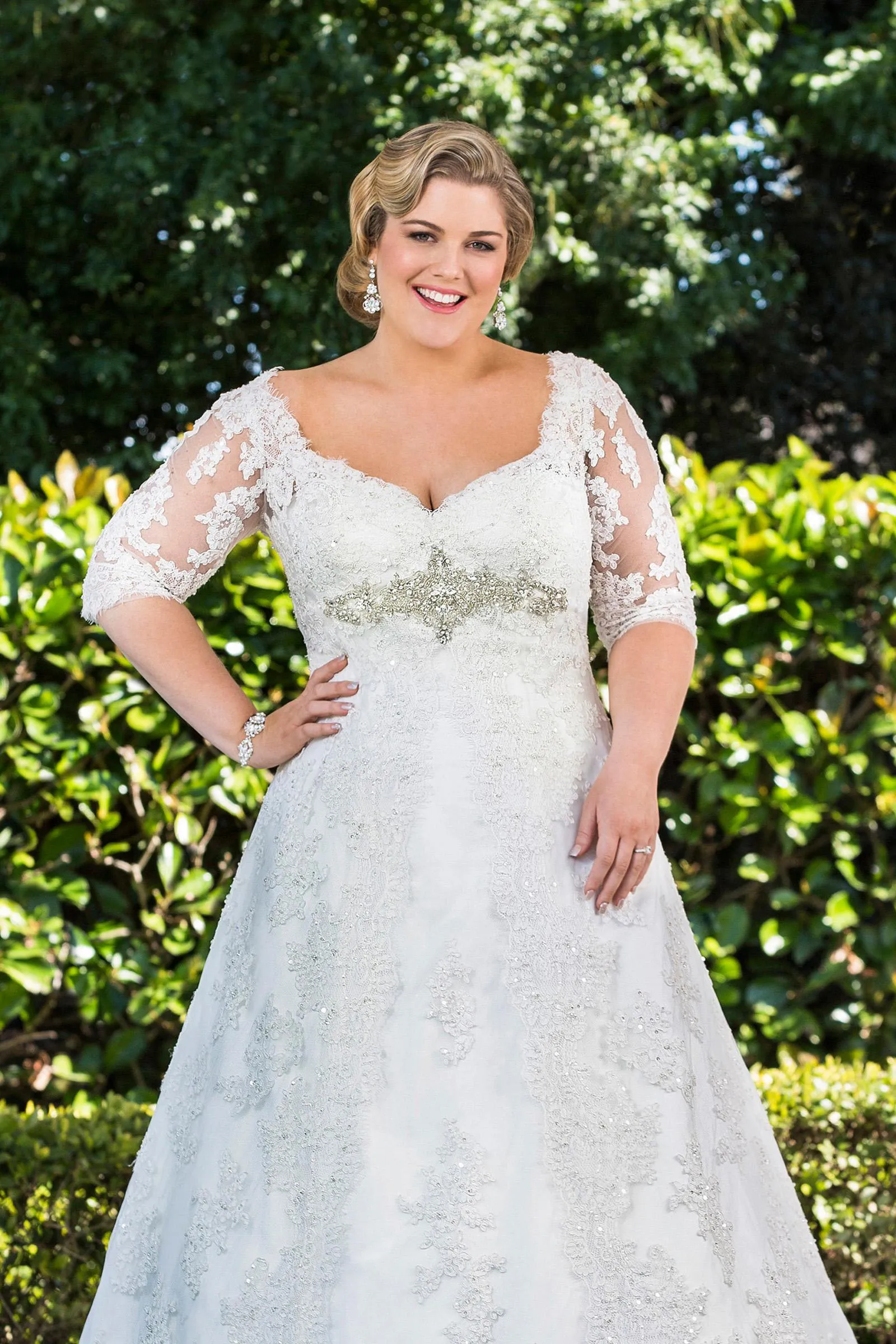 Plus Size Lace Princess Plus Size Wedding Outfits With Half Sleeves 2022 New Arrival Sheer Long Bridal Gown In Winter With Crystal Appliques W1355 From Verycute 43.91 DHgate.Com