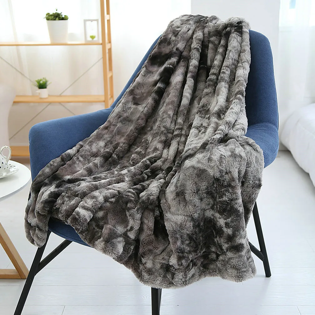 Faux Fur Throw Blanket Hypoallergenic Blanket for Bed Couch Super Soft Light Weight Luxurious Cozy Warm Fluffy Plush Blanket