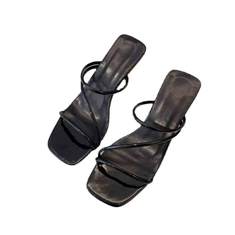 Sandales de la bouche de grande taille 2022 Summer Straight Line Sandales Style de fées Talon épais talon moyen Sandales romaines