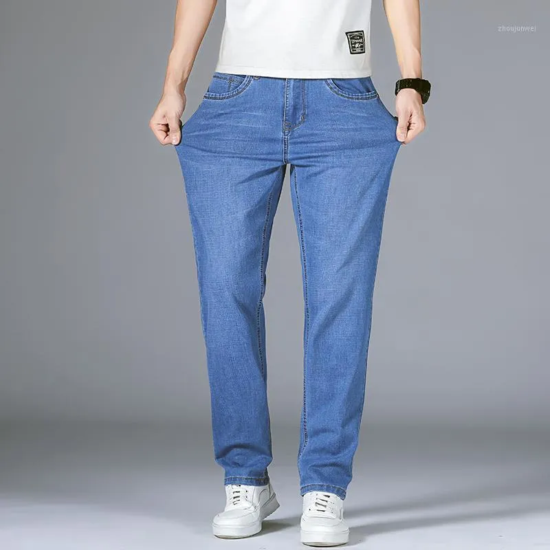 Mäns Jeans 2022 Sommar Klassisk Style Tunn Rakben Business Casual Sträcka Denim Byxor Ljus Blå Byxor Man Brand
