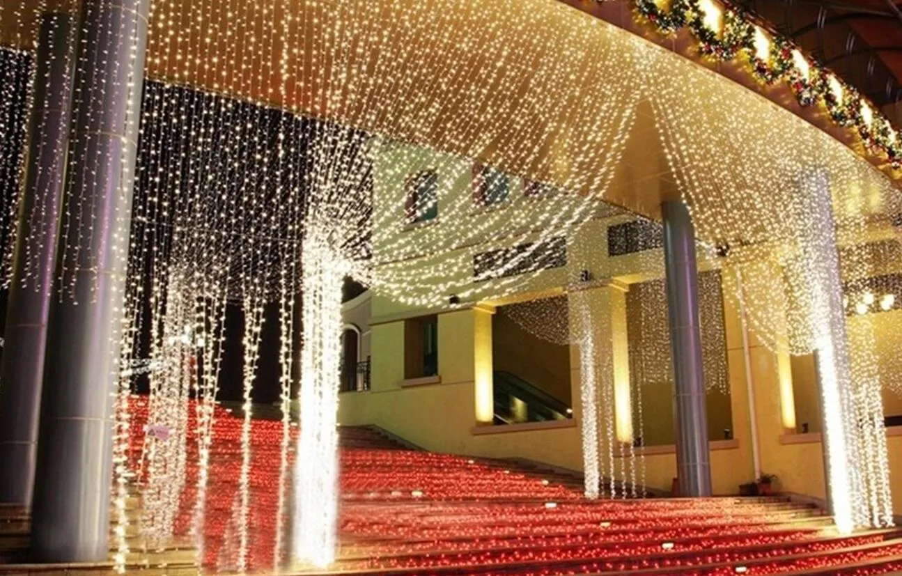UE plug-nos 3m * 300LEDs 3m luzes piscando pista LED Cordas cortina de luz de Natal horta luzes do festival