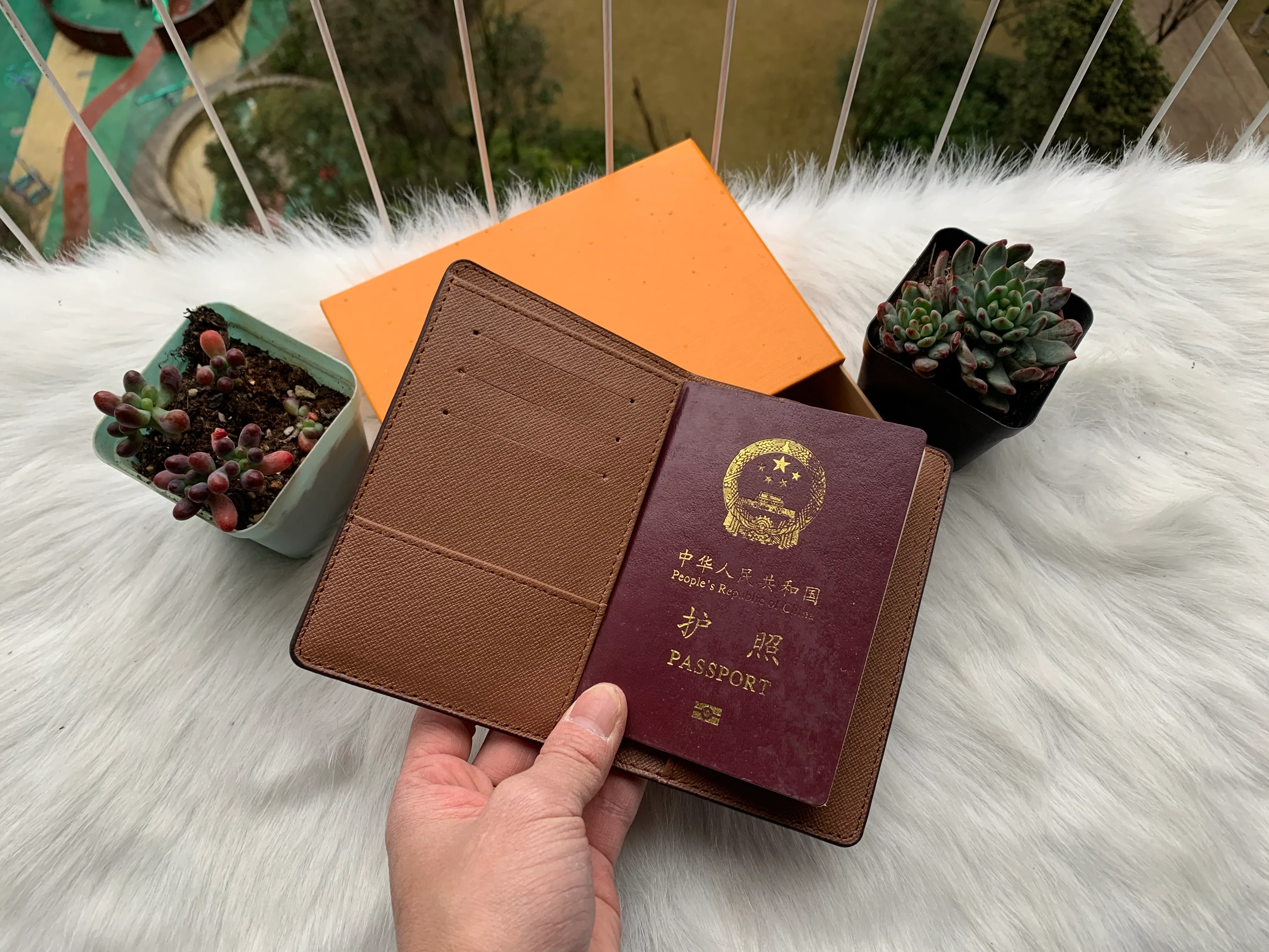 designer L passport women wallets leather passport cover brand credt card holder men business wallet carteira