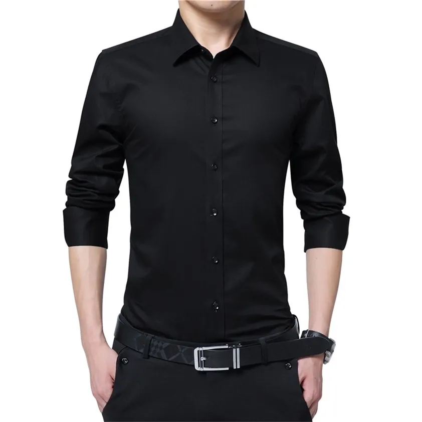 Män klänning skjorta mode långärmad företag social manlig fast färgknapp ner krage plus storlek arbete vit svart 220215