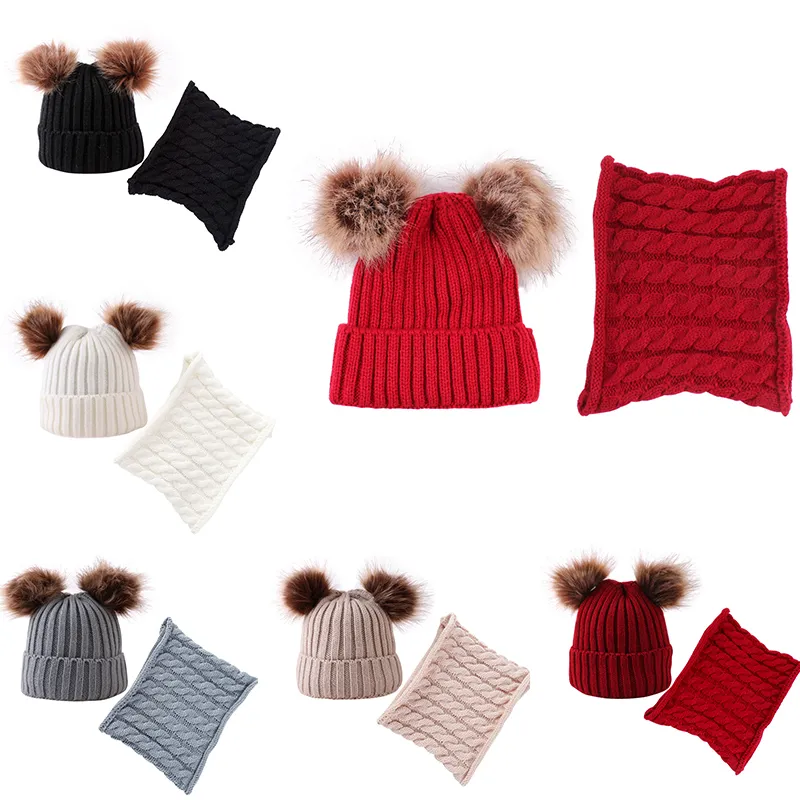 2020 Vinterbarn Pom Pom Beanie med nacke Gaiter Set Double Fur Balls Baby Stickad Beanie Hat med Scarf Barn Utomhus Varmare Hattar