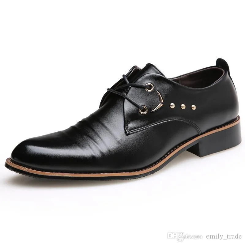 Scarpe casual da uomo d'affari britannico di qualità alta ha indicato i pattini uomini di modo della gioventù legame traspirante Abito scarpe