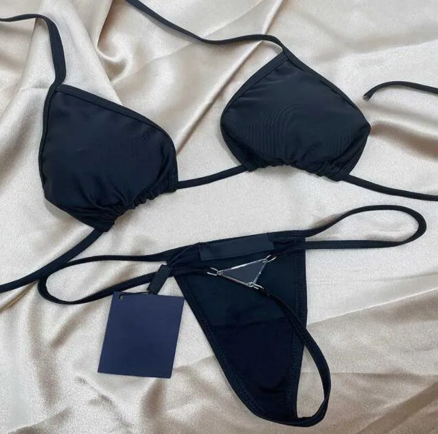 Conjuntos de sutiãs de grife feminino Fatos de biquíni Tecidos listrados Fatos de banho sensuais de verão Lingerie Gravata sem gola alta decote push up Crochê Strappy Terno de praia