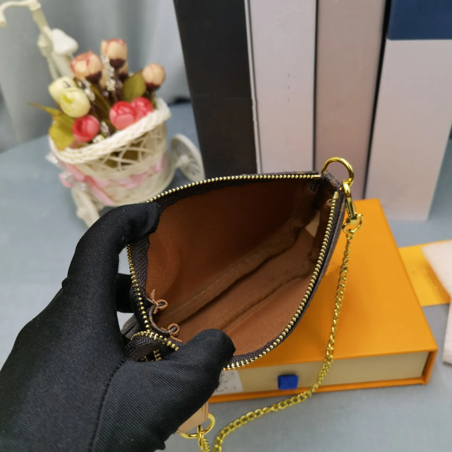 Plain Hand Embroidered Women Handbags Single Shoulder Bag Totas Bags Golden Metal Parts Genuine Leather Fashion Style