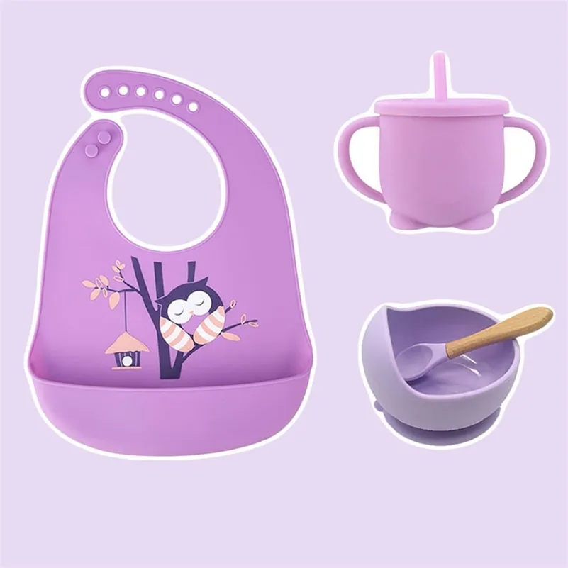 Bavaglino in silicone per bambini Set per l'alimentazione Ciotola per bambini Cucchiaio Tazza in silicone di alta qualità Senza BPA Stoviglie portatili impermeabili per bambini LJ201221