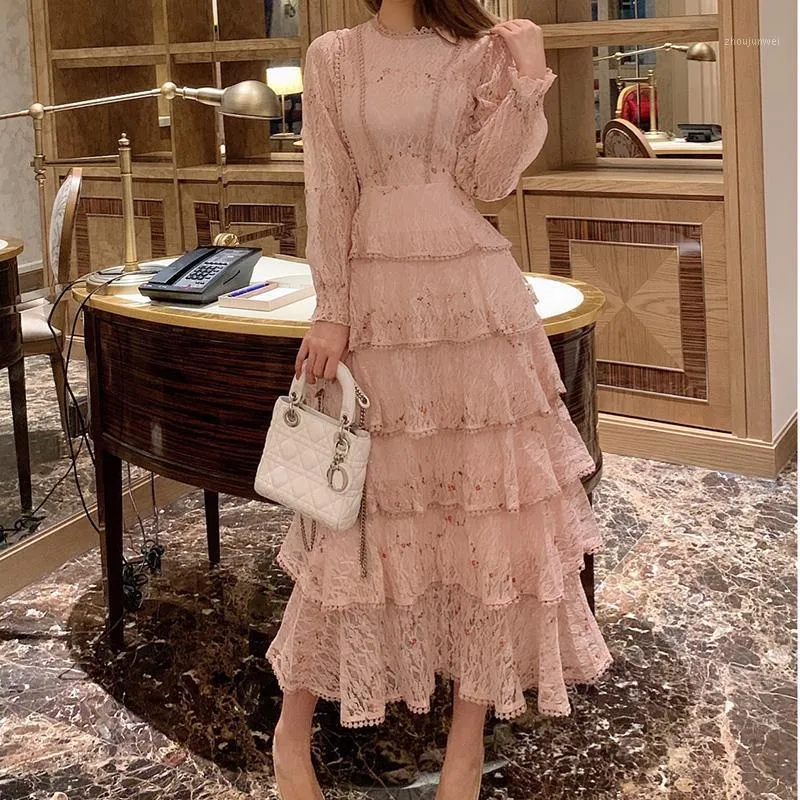 Abito lungo con ricami in pizzo rosa Donna Autunno Inverno Manica intera vita alta Volant elegante Abiti lunghi da festa Donna 2022