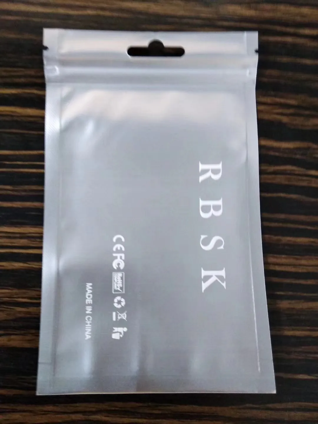 Lámina de plata personalizada en bolsas de paquete con cierre de cremallera blanco Impreso 1 color Almacenamiento de regalo Sellado de cremallera Bolsas de embalaje Bolsas Accesorios para teléfono Mylar