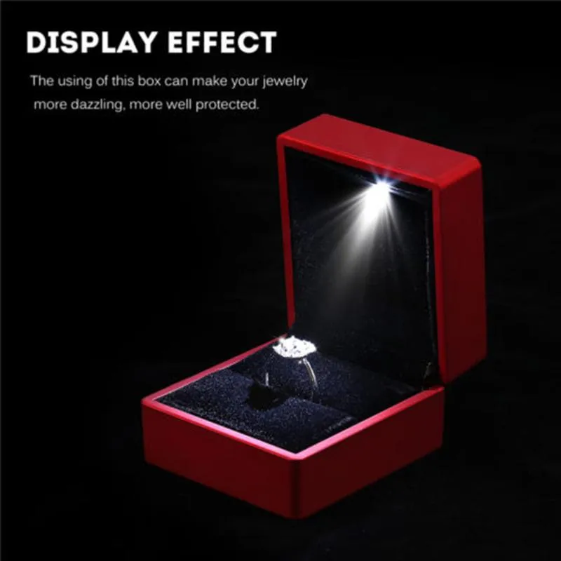 Işık ile Yaratıcı LED Mücevher Kutusu Ekran Yüzük Kolye Küçük Zarif Hediye Sürpriz Katı Renk Basit Moda Kişilik
