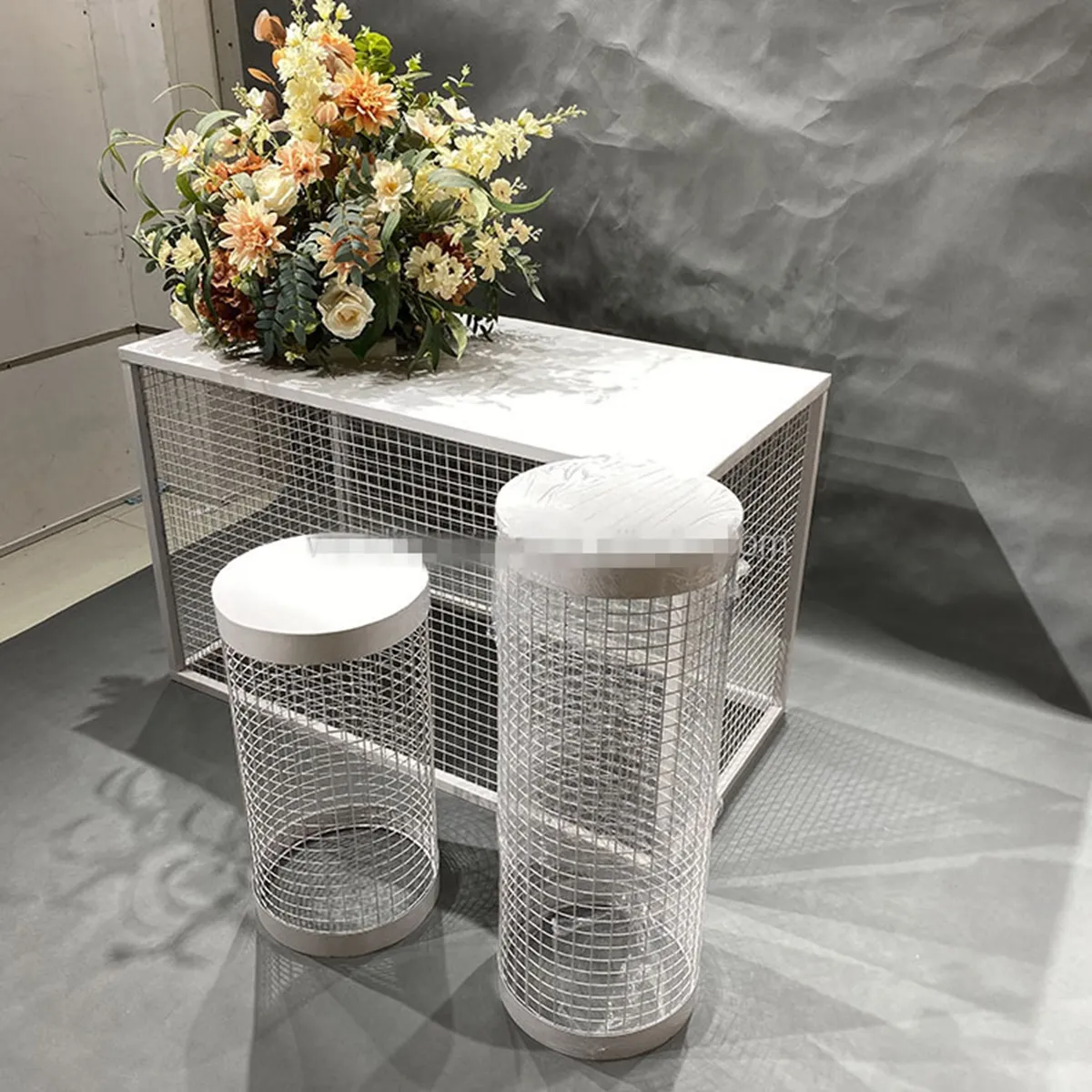 Conjunto De Zócalo De Pastel De Metal Blanco De 3 Piezas 80 Cm De Alto Para  Bodas Elegantes Rejillas De Exhibición De Cilindros De 511,62 € | DHgate, image size:1200x1200