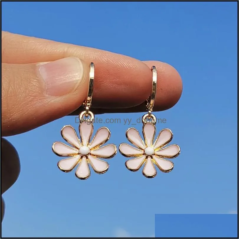 Hoop & Huggie ZX Cute White Enamel Daisy Earrings For Women Girls Plant Sunflower Pendant Wholesale Jewelry Gifts Accessories