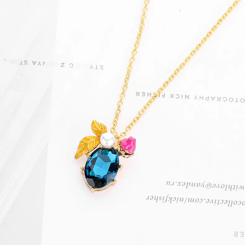 Bee Necklaces Vogue Luxury Products Classical Honey Bee Imitation Pearl Flower Pendent Necklace