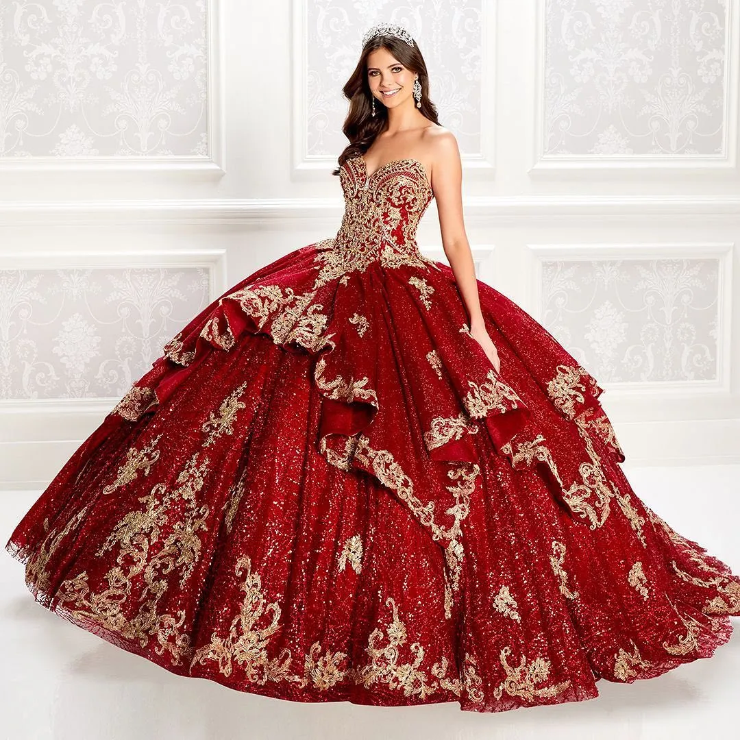 Sparkly Red pärlstav bollklänning quinceanera klänningar paljett älskling hals spets applicerade prom klänningar svep tåg tyll tiered söt 15 klänning 415