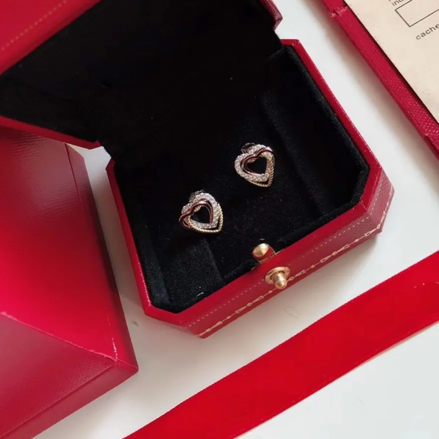 트리니티 시리즈 심장 귀걸이 최고 품질의 스터드 럭셔리 브랜드 여성 브랜드 디자인을위한 18 K 도금 한 스터드 새로운 판매 다이아몬드 절묘한 선물 925 실버 5A 귀걸이