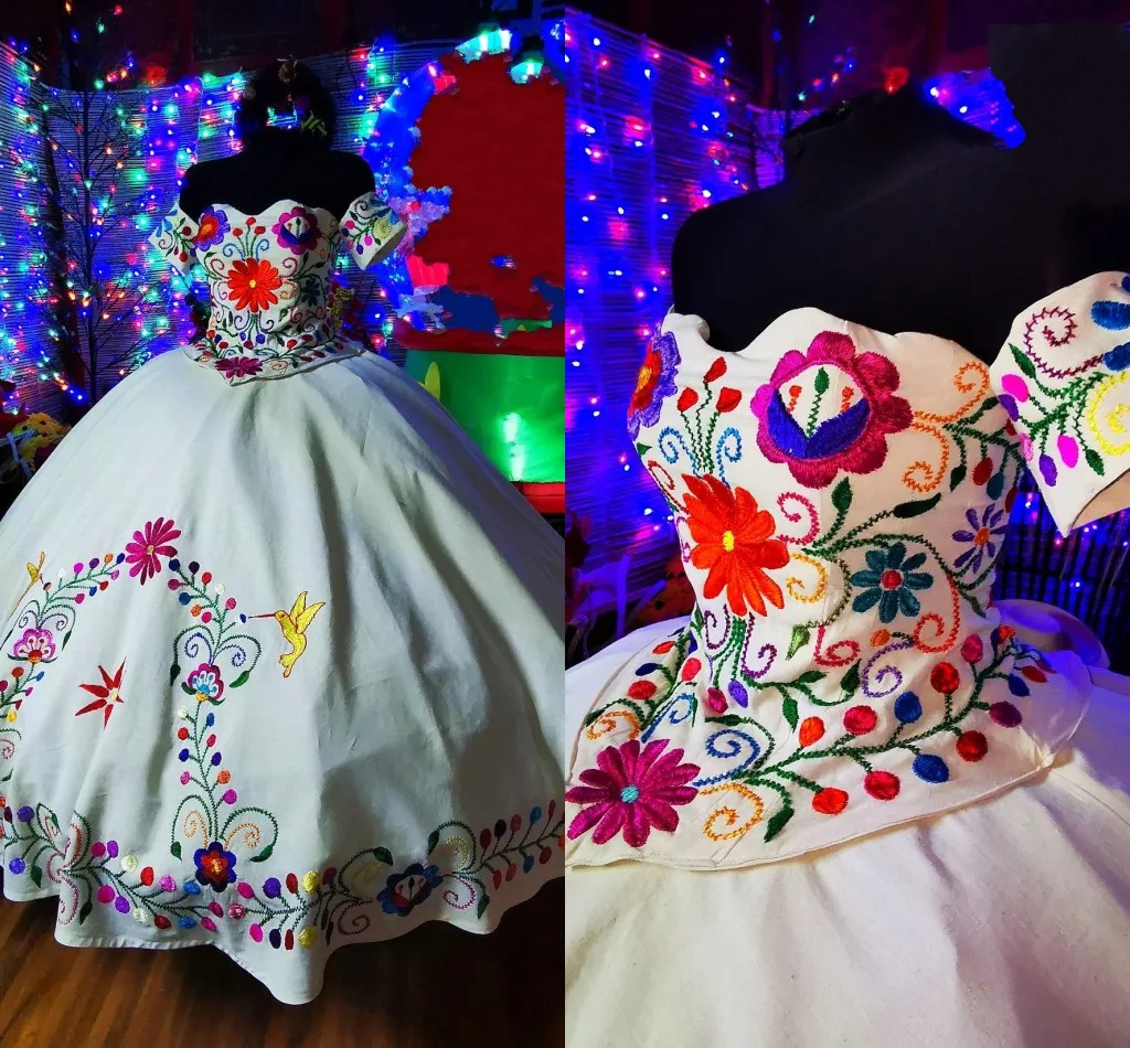 2022 flores blancas pájaros bordados Charro vestido de quinceañera vestido de baile con hombros descubiertos Vintage satén vestido de fiesta mexicano para mujer