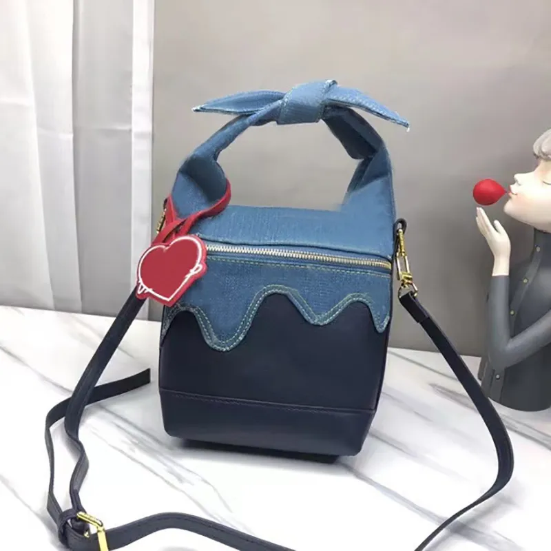 Spring 2022 luxurys designers Shoulder Bags men women denim Bucket shape Handbags Women Fashion Knotting handle Genuine Leather Purses Tote