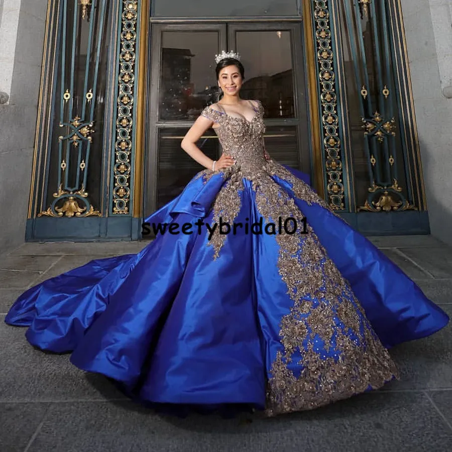 Kraliyet Mavi Vestido De 15 Anos Quinceanera Elbiseler 3D Aplike ile Boncuklu Tatlı 16 Elbise Tatlım Pageant Abiye Sweep Tren