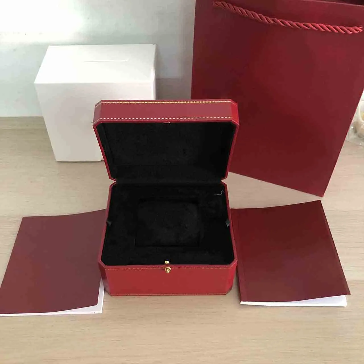 Vari orologi Box Collector Luxury Quality High End in legno per brochure Card Tag File Bag Men Watch Red Boxes Gift