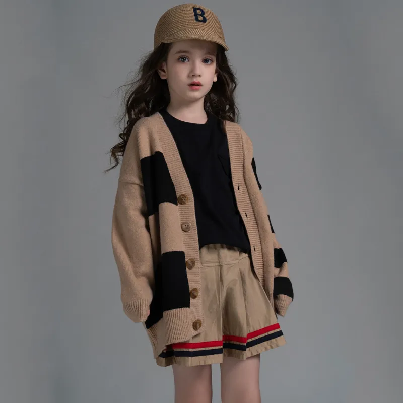 Childrent Keargan Big Kids Phot Tail Long袖ニットセーター2020新しい女の子の親子セーター子供たちの縞模様の壁を覆っているS764