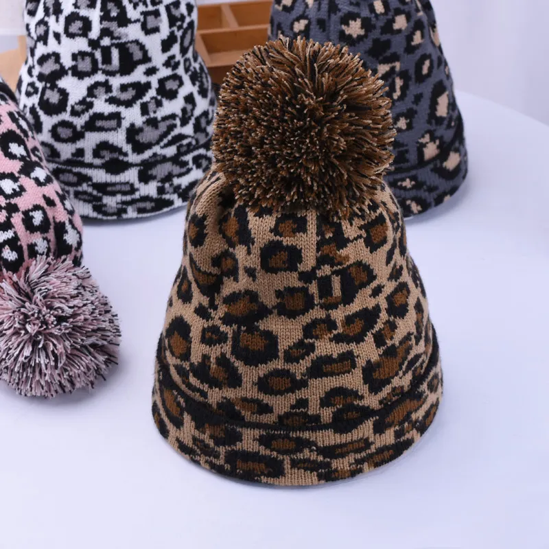 Leopard Knitted Hat Pom Pom Fur Ball Beanies Women Winter Warm Wool Knitting Hat Outdoor Keep Warm Beanie Caps Party Hats w-00427