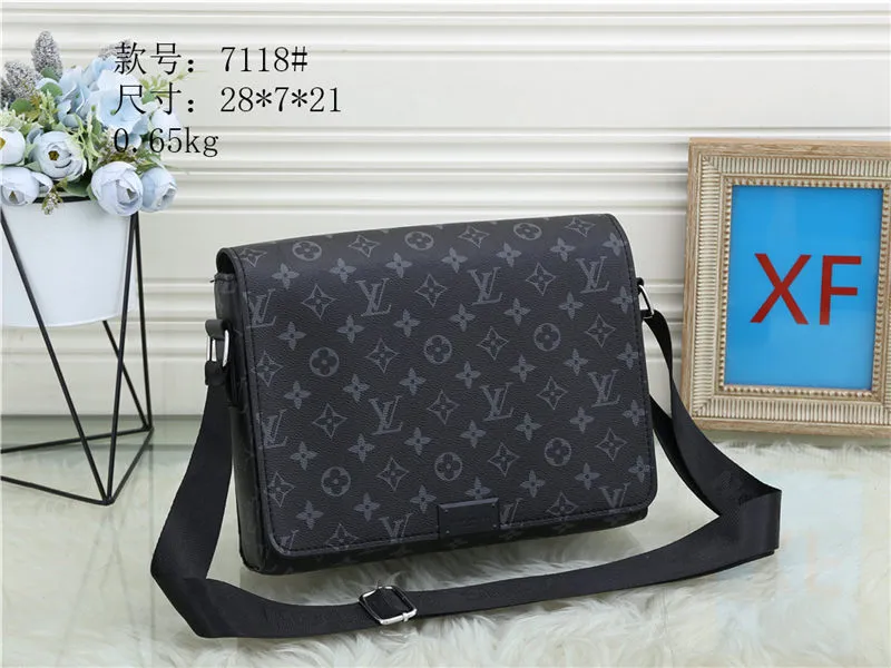 Louis vuitton borse tracolla uomo sale