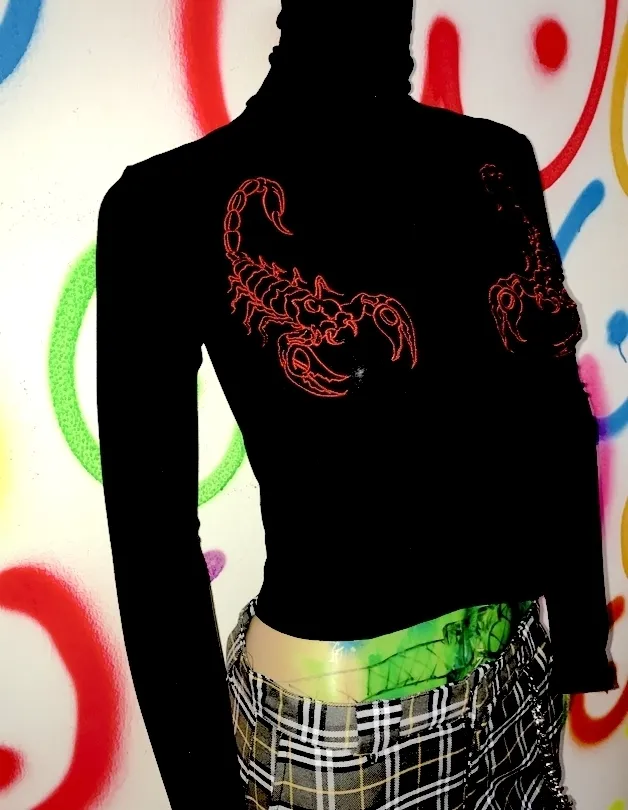 Omighty Scorpion Turtleneck em bloco vermelho bloco vermelho slim manga comprida camiseta harajuku tshirt t200110