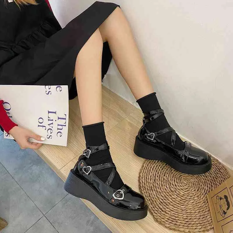 Sandalet Kadın Tasarımcı Mary Jane Lolita Küçük Deri Ayakkabı Koleji Tarzı Platformu Loafer'lar Çapraz Kayış Aşk Toka Yüksek Topuklu 220312