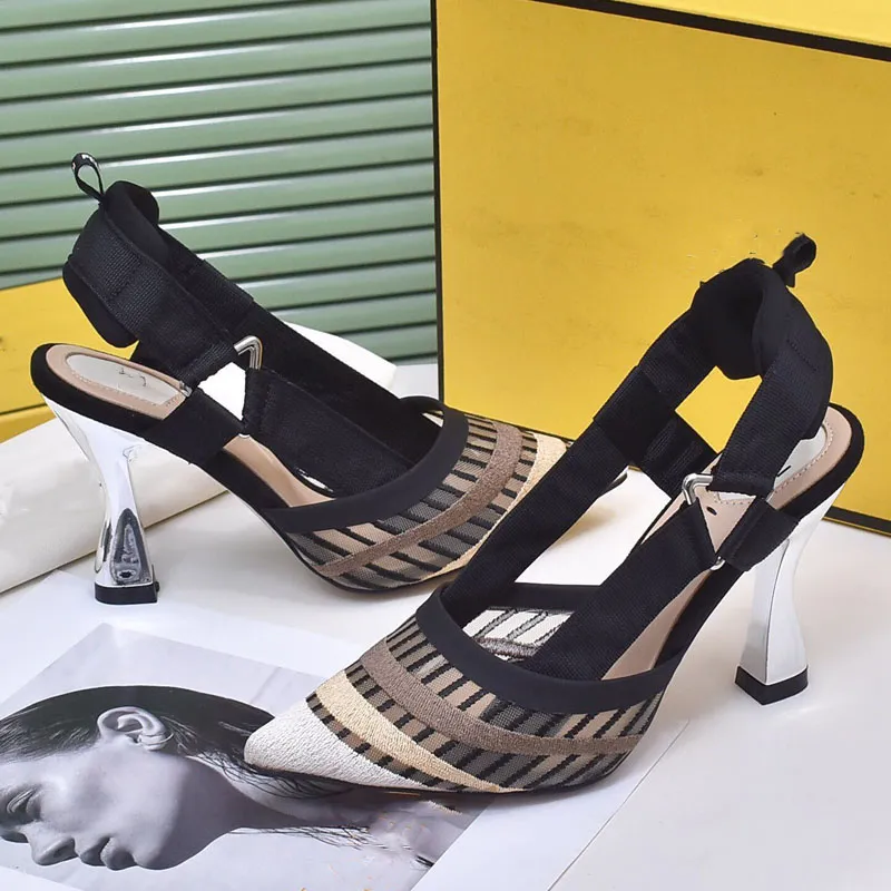 Bayanlar yüksek topuklu tasarımcı sandaletler metal parti seksi bayan ofis ayakkabıları kutu ile