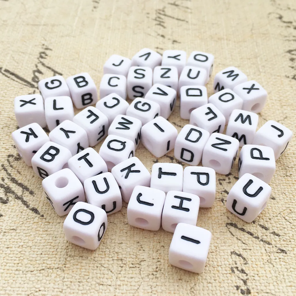 100pcs Mixed Color Acrylic Square Shaped English Letter Beads For