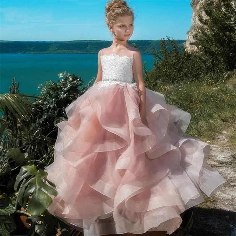 Nuevos vestidos de niña lindos para niños para bondados Blush Pink First Comunion Vestidos para niñas Ruffly Cloud Beaded Princess Pageant Bats