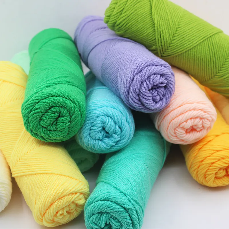 Wholesale竹の赤ちゃんの柔らかい糸かぎ針編みの綿編み牛乳コットン糸編みウール厚いヤーン・カトンガーネ・ラナス・パラ・テヤー