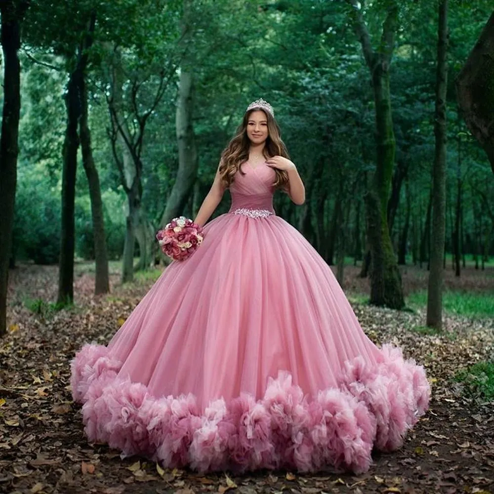 Rosa Quinceanera-Kleider für das Bonbon 16, schulterfrei, mit Rüschen besetzt, Ballkleid, Bonbon-15-Kleid, Abschlussballkleider, Partykleidung für 15 Jahre