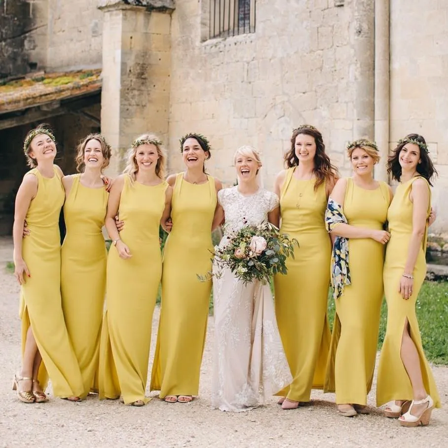 Goedkope Elegante Geel Strand Schede Bruidsmeisjes Jurken Ronde Hals Satijn Vloerlengte Bruidsmeisje Formele Feestjurk Avond Galajurken V38