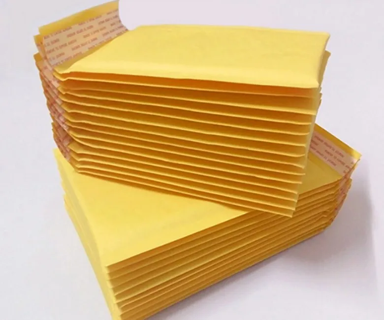 다양한 크기의 노란색 크래프트 종이 버블 백 의류 포장 버블 필름 두껍게 폼 백 거품 봉투 포장 도매