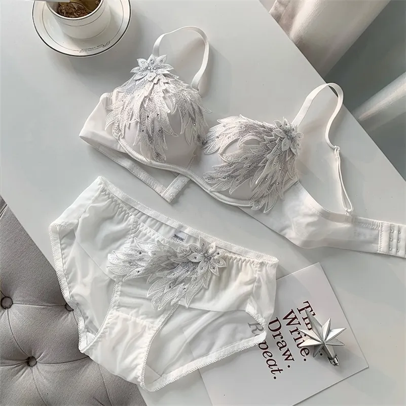 White Diamond Beautiful Underwear Comfortable Push Up Bra Set Sexy Lace  Embroidery Feather Lingerie and Women Bras and Panties LJ201211